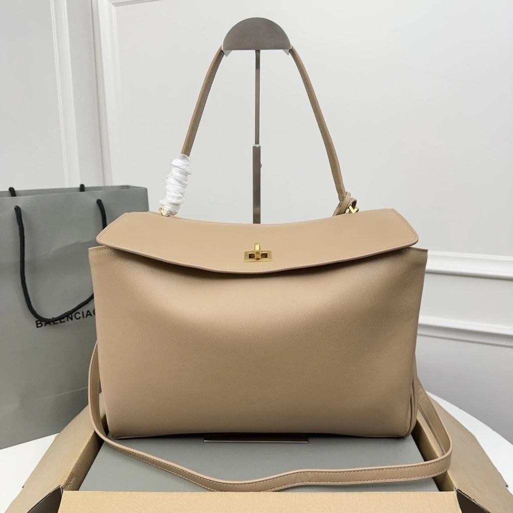 Balenciaga Ghost Medium 13.8" (35 cm)