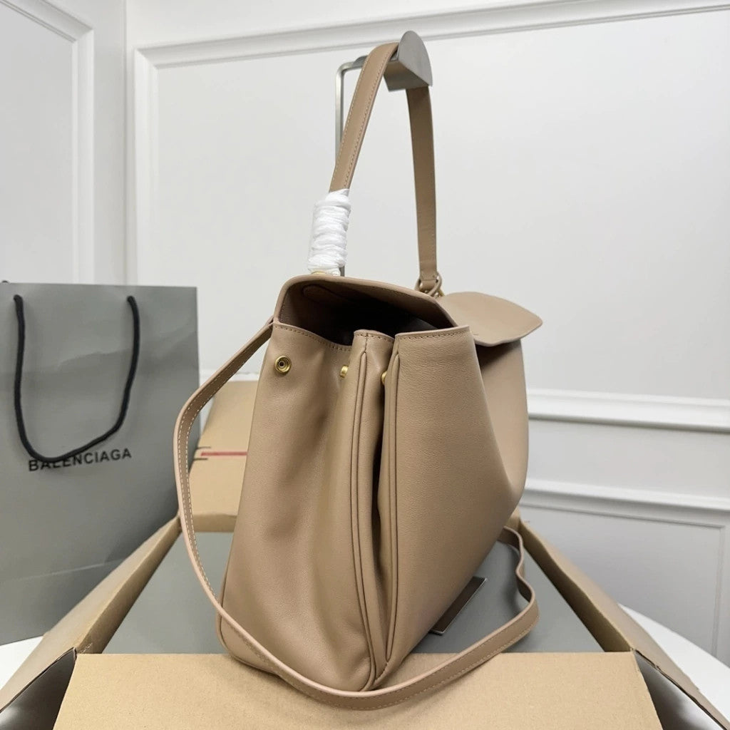 Balenciaga Ghost Medium 13.8" (35 cm)