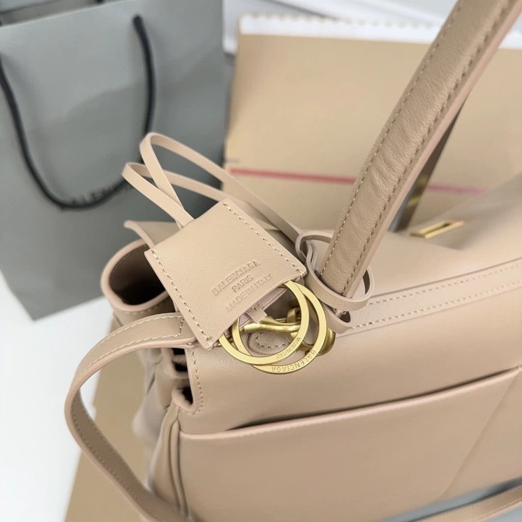 Balenciaga Ghost Medium 15.7" (40 cm)