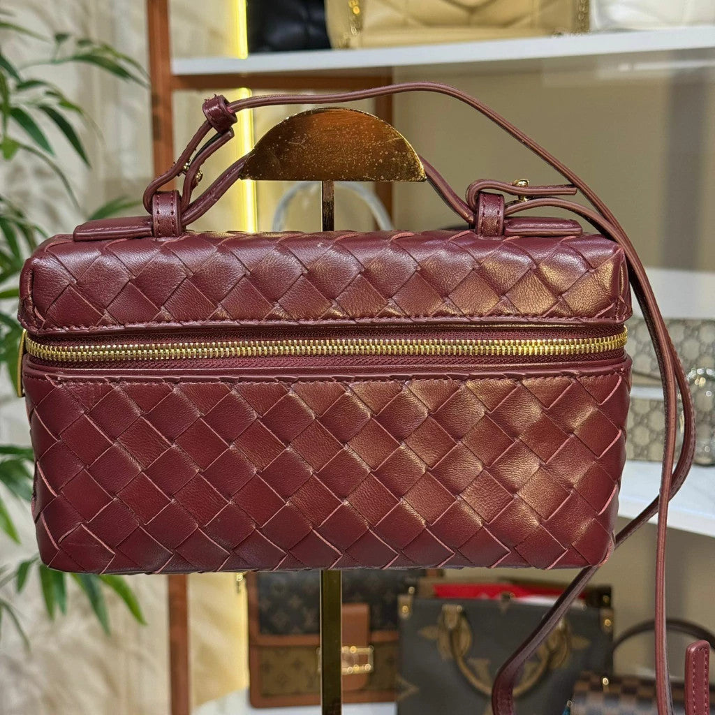 Bottega Veneta Bang Bang Burgundy 9.1" (23 cm)