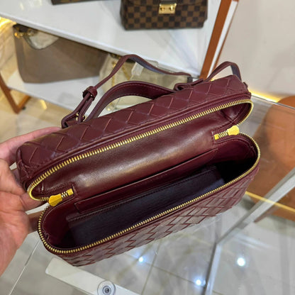 Bottega Veneta Bang Bang Burgundy 9.1" (23 cm)