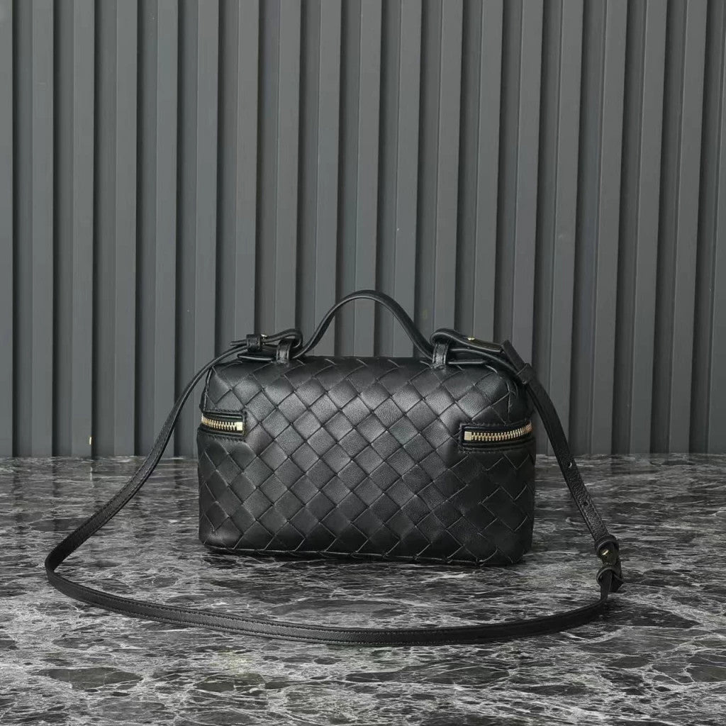 Bottega Veneta Bang Bang 9.1" (23 cm)