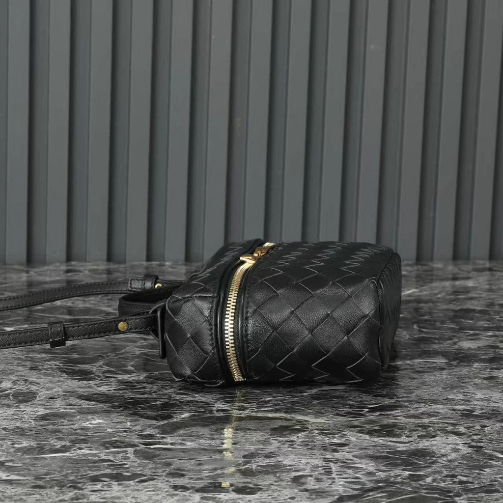 Bottega Veneta Bang Bang 9.1" (23 cm)
