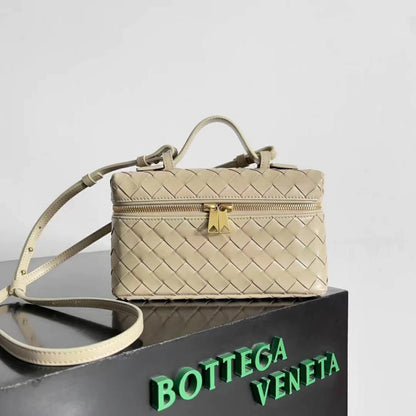 Bottega Veneta Bang Bang 9.1" (23 cm)