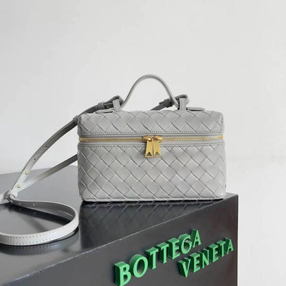 Bottega Veneta Bang Bang 9.1" (23 cm)