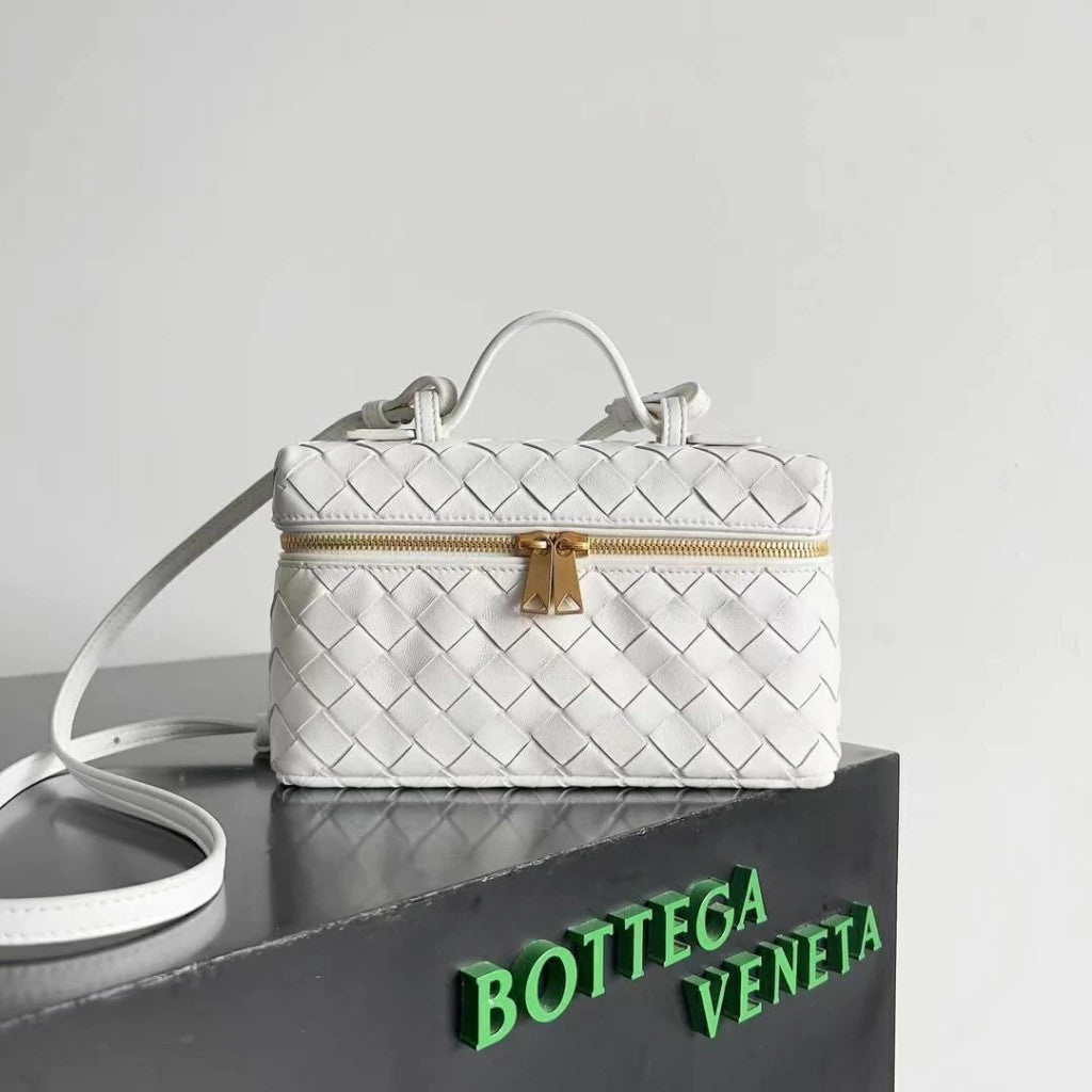 Bottega Veneta Bang Bang 9.1" (23 cm)