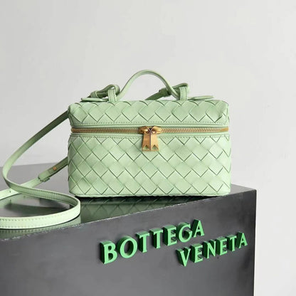 Bottega Veneta Bang Bang 9.1" (23 cm)