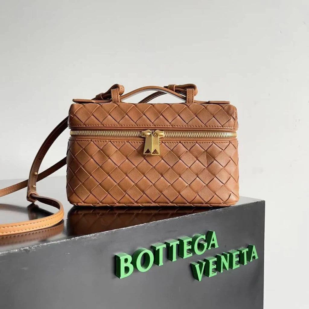 Bottega Veneta Bang Bang 9.1" (23 cm)