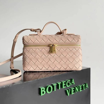 Bottega Veneta Bang Bang 9.1" (23 cm)