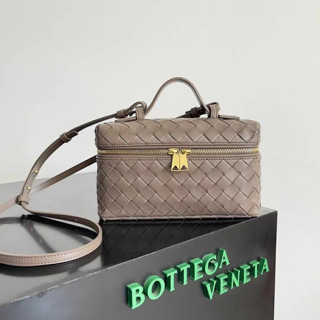 Bottega Veneta Bang Bang 9.1" (23 cm)