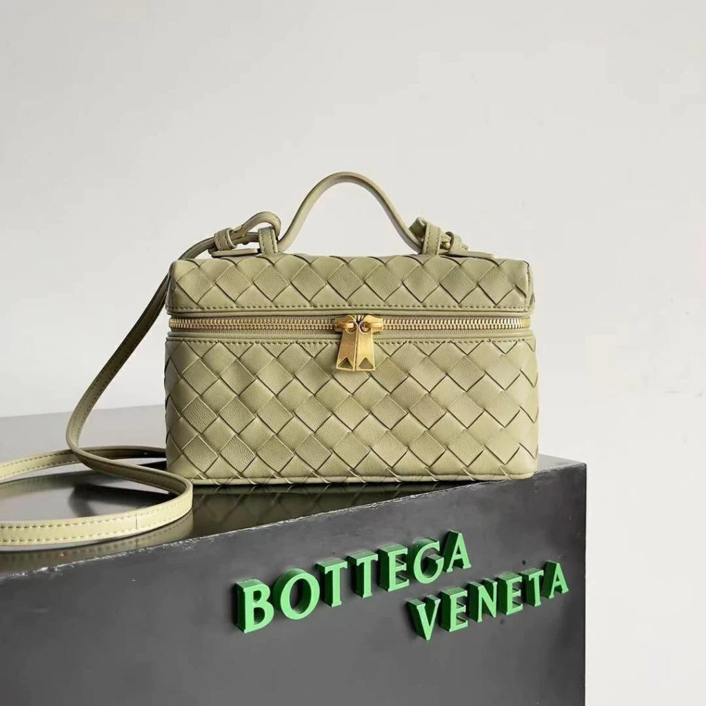 Bottega Veneta Bang Bang 9.1" (23 cm)