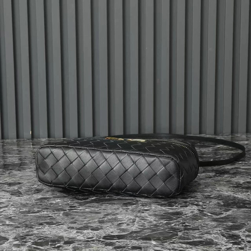 Bottega Veneta Bang Bang 9.1" (23 cm)