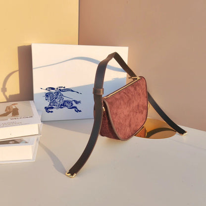 Burberry Half-Moon Velours Burgundy 8.7" (22 cm)
