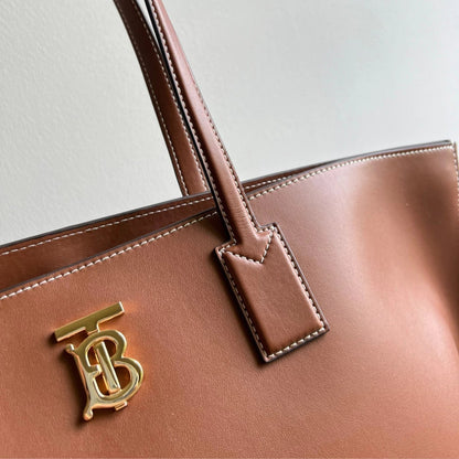 Burberry Tote Regency Cognac 13.8" (35 cm)