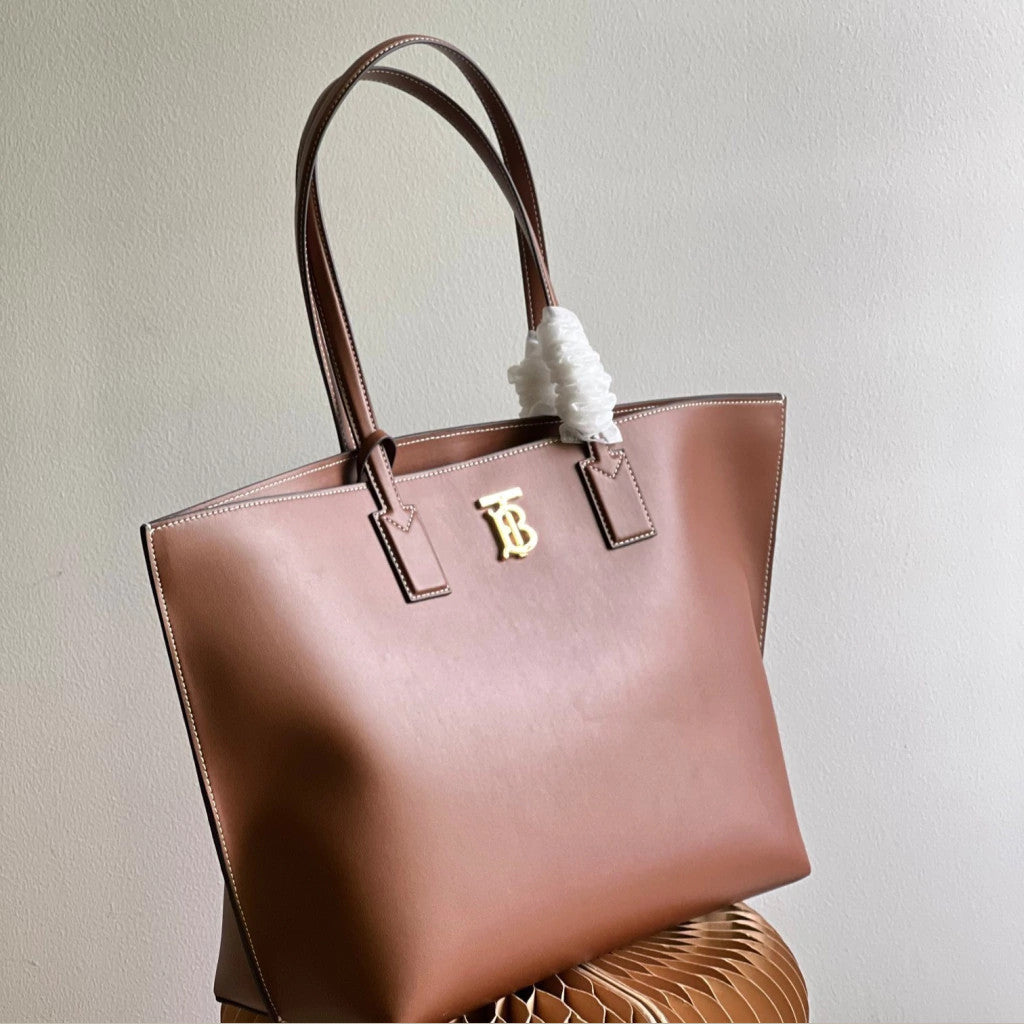 Burberry Tote Regency Cognac 13.8" (35 cm)