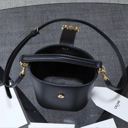Celine Triomphe Parisienne 9.6" (24.5 cm)