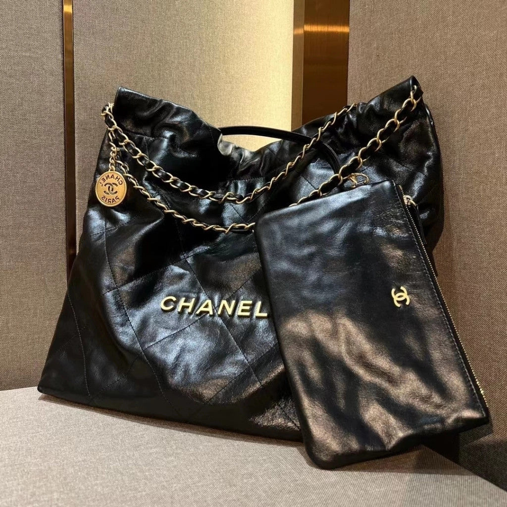 Chanel 22 Quilted Leather 15.4" (39 cm)