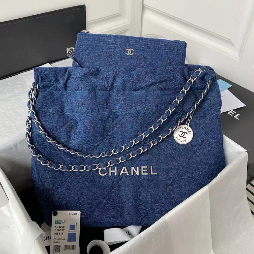 Chanel 22 Quilted Leather 15.4" (39 cm)