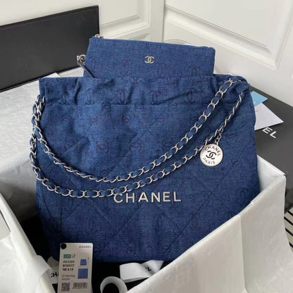Chanel 22 Quilted Leather 15.4" (39 cm)