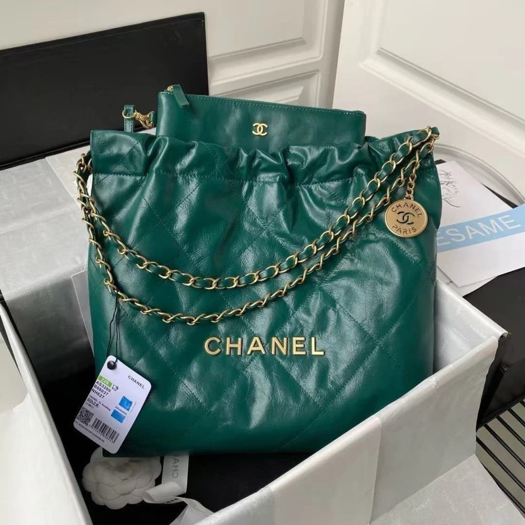 Chanel 22 Quilted Leather 15.4" (39 cm)