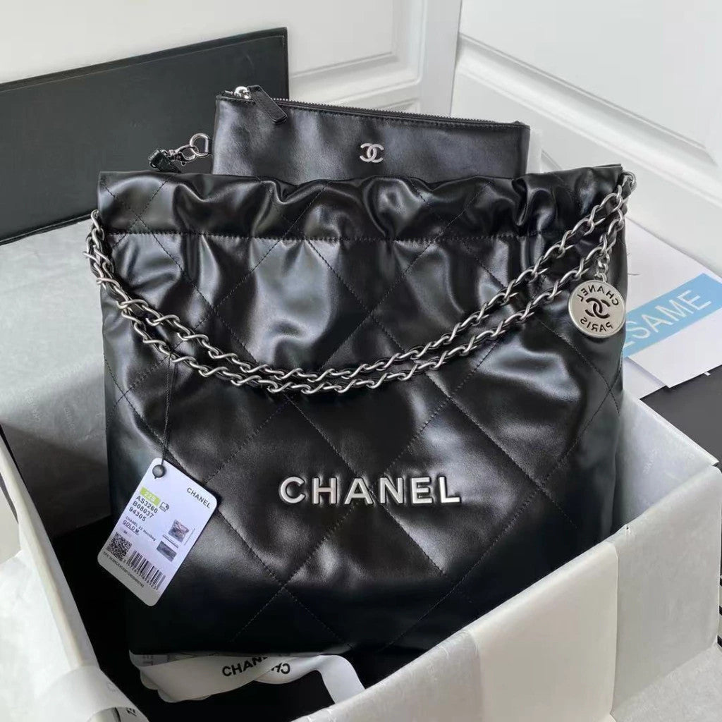 Chanel 22 Quilted Leather 15.4" (39 cm)