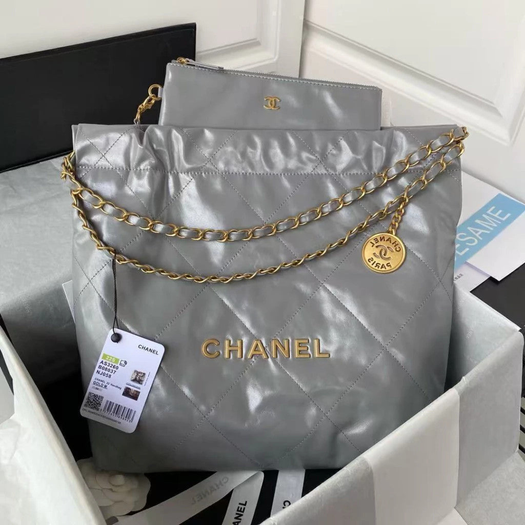 Chanel 22 Quilted Leather 15.4" (39 cm)