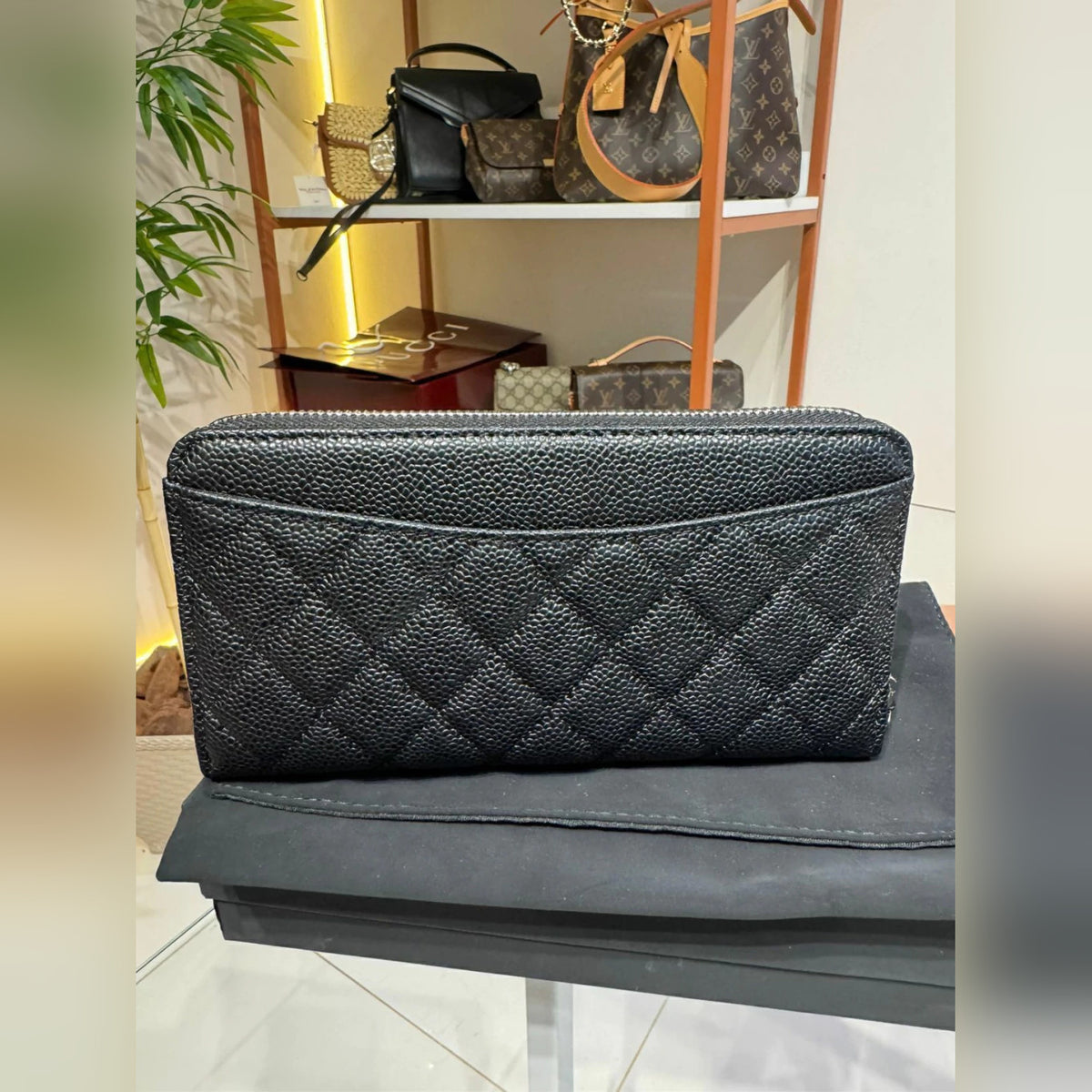 Chanel Zipped Wallet Caviar Quilted 7.7" (19.5 cm)
