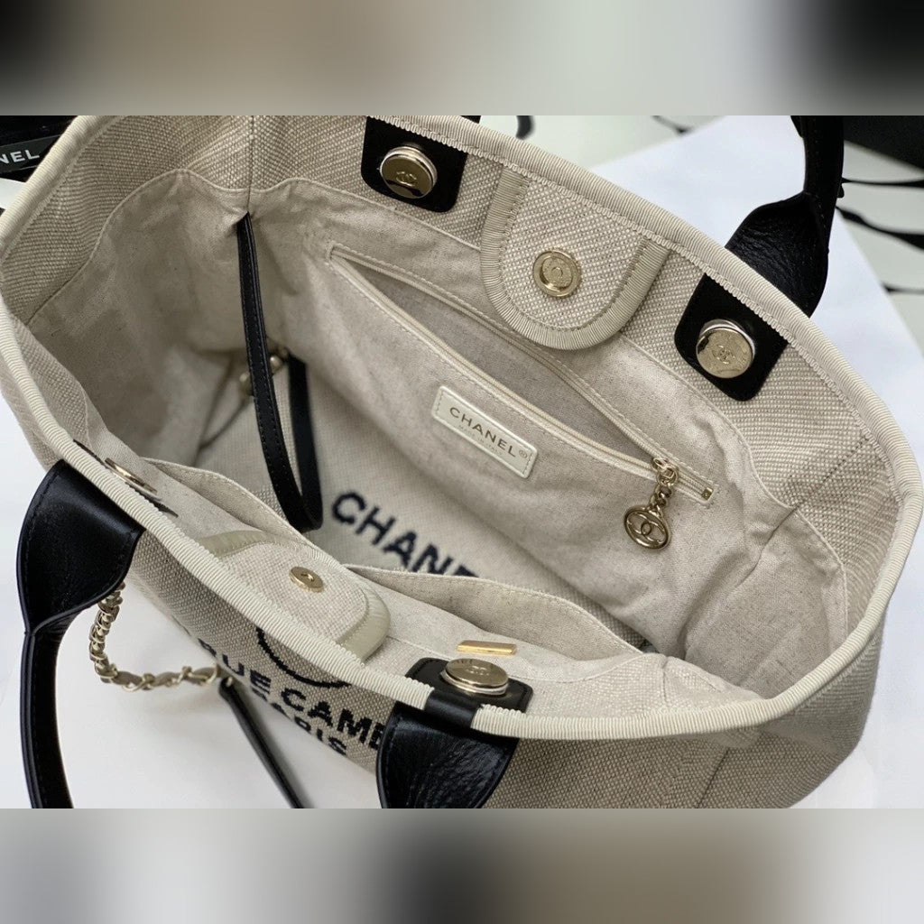 Chanel Deauville 15.4" (39 cm)