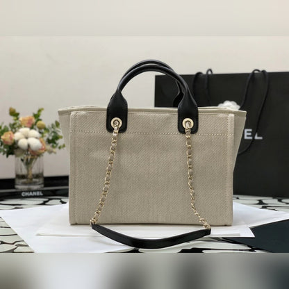 Chanel Deauville 15.4" (39 cm)