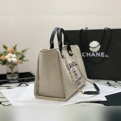 Chanel Deauville 15.4" (39 cm)