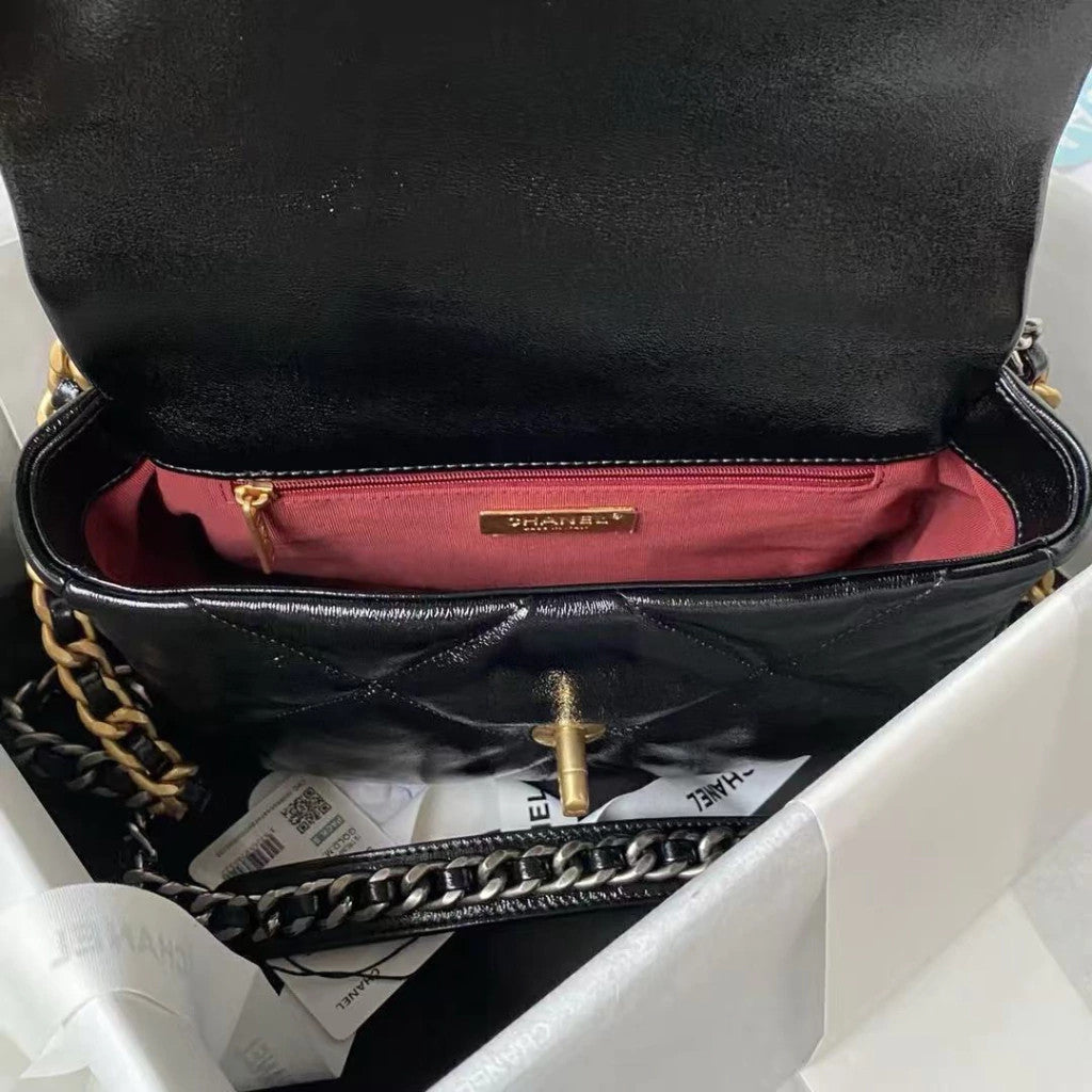Chanel 19 Flap 7.6" (19.2 cm)