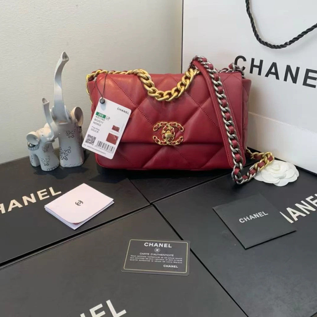 Chanel 19 Flap 7.6" (19.2 cm)