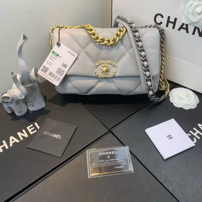 Chanel 19 Flap 7.6" (19.2 cm)