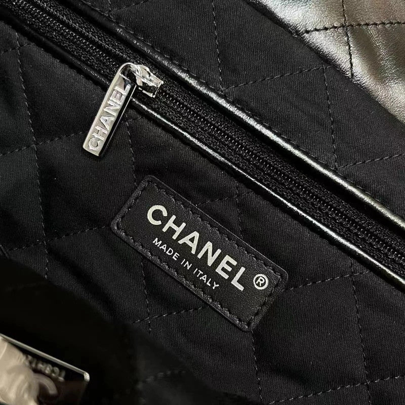 Chanel 22 Large Tote 15.4" (39 cm)
