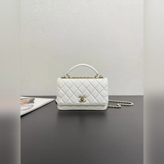 Chanel WOC 7.5" (19 cm)