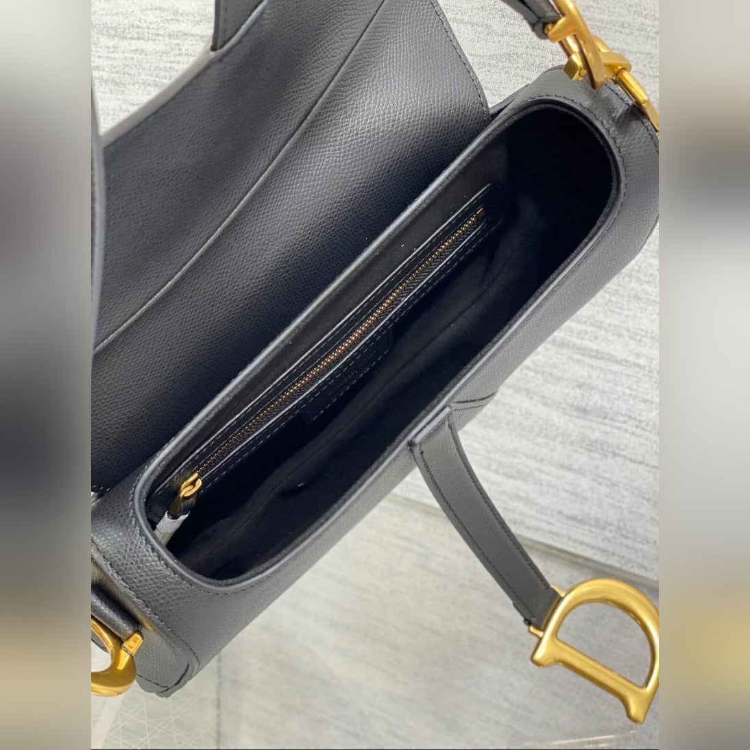 Dior Saddle 10" (25.5 cm)