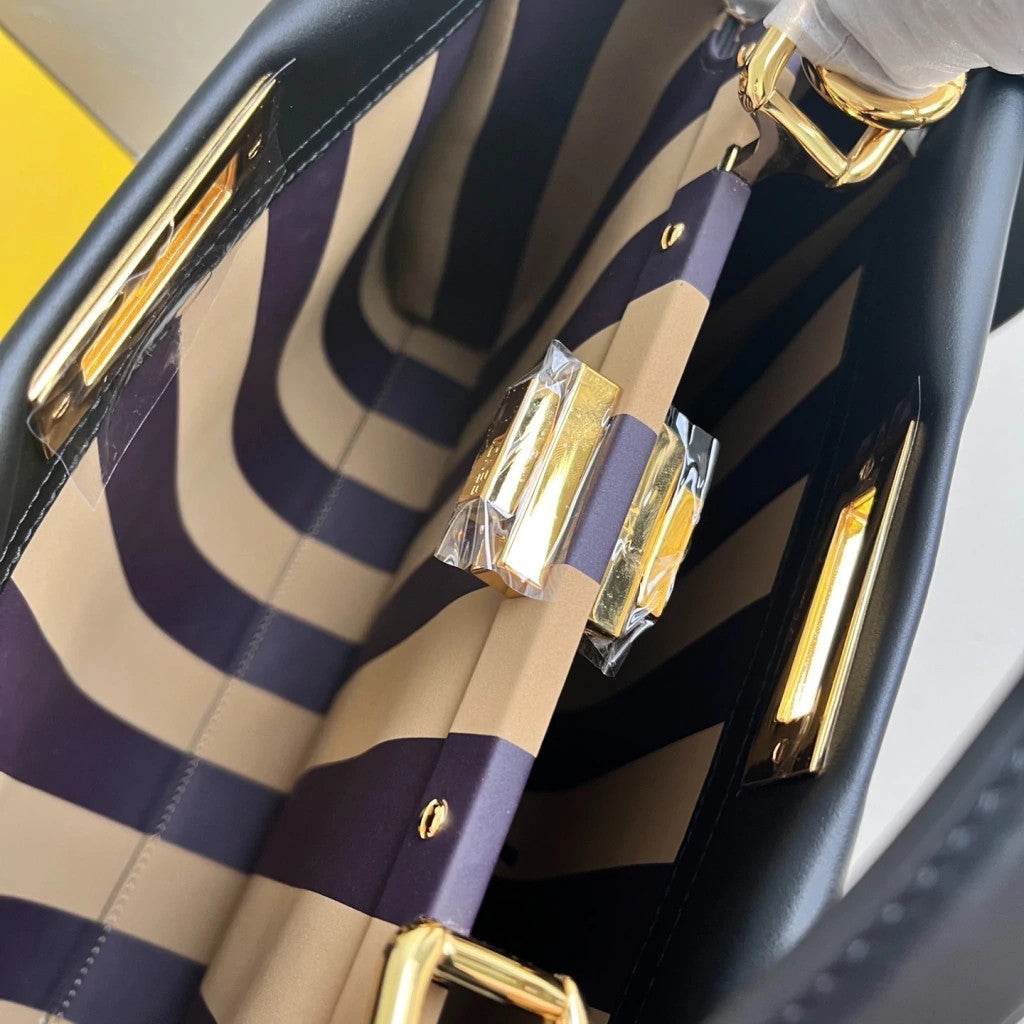 Fendi Peekaboo ISeeU Medium 13.2" (33.5 cm)