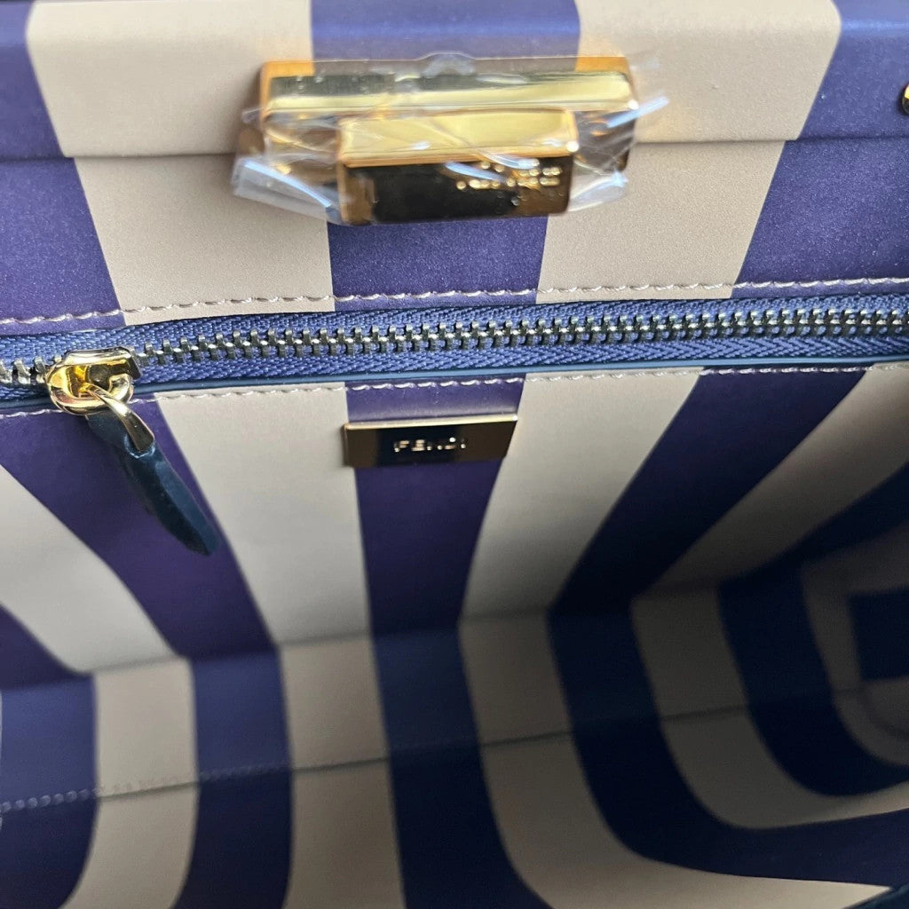 Fendi Peekaboo ISeeU Medium 13.2" (33.5 cm)