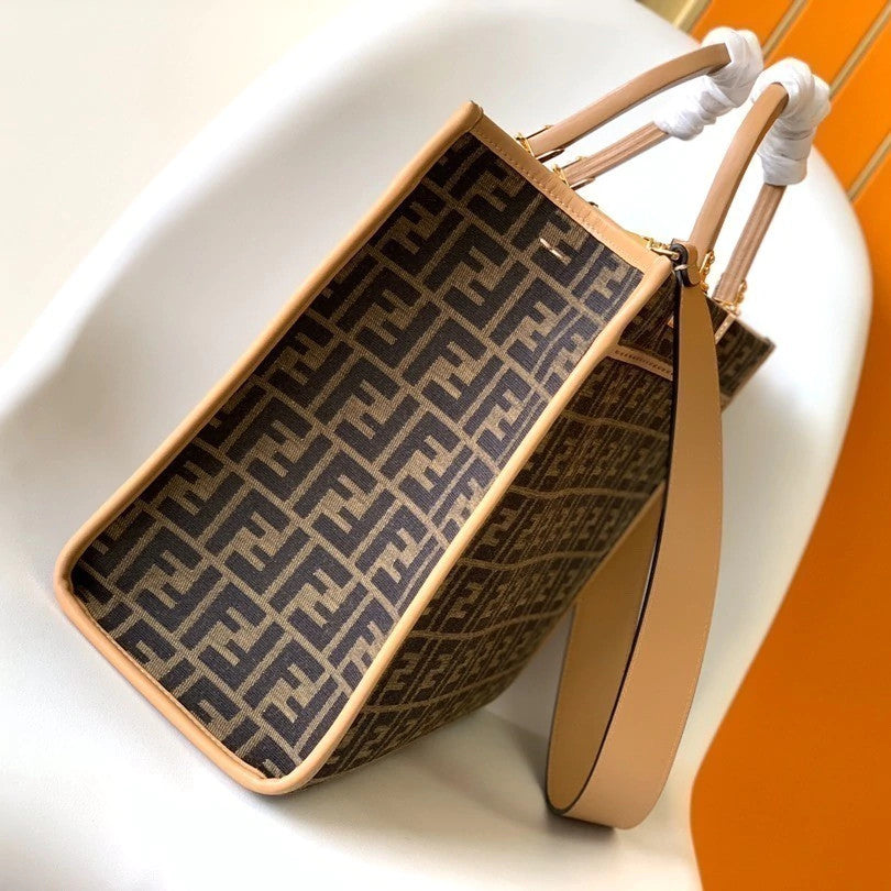 Fendi Sunshine Shopper Medium 14" (35.5 cm)