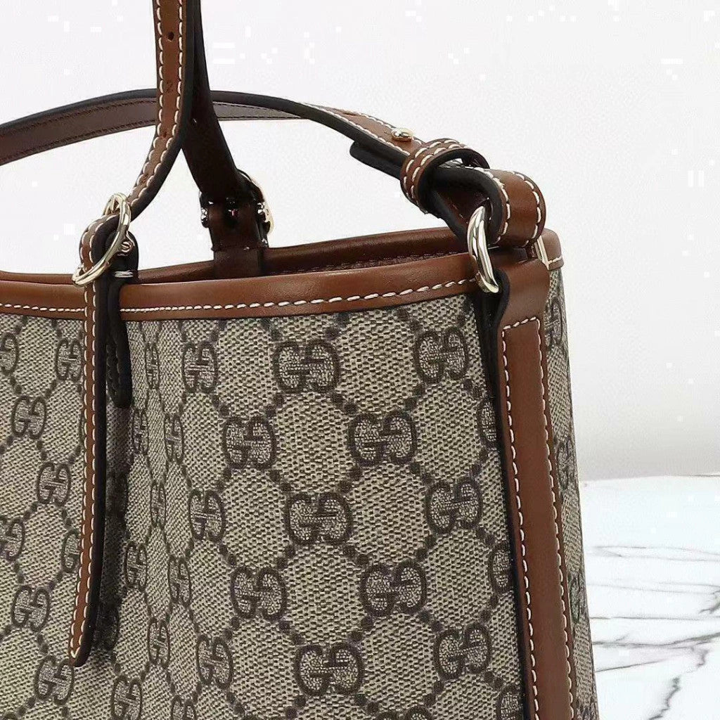 Gucci Emblem GG Supreme 11.8" (30 cm)
