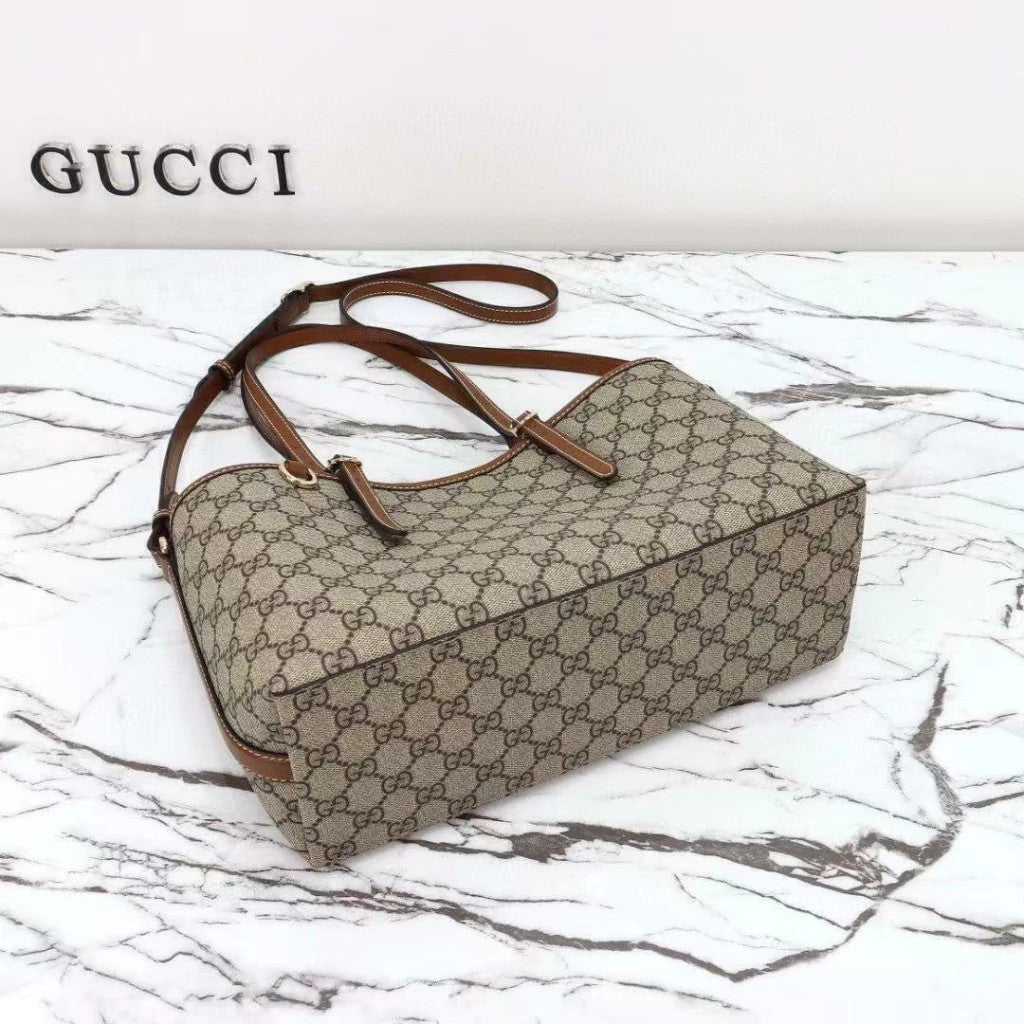 Gucci Emblem GG Supreme 11.8" (30 cm)