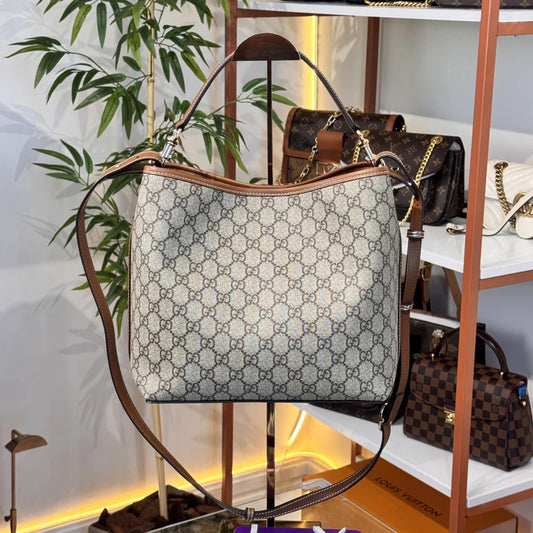 Gucci Emblem Medium 13.8" (35 cm)