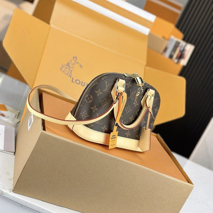 Louis Vuitton Alma BB Monogram 9.3" (23.5 cm)