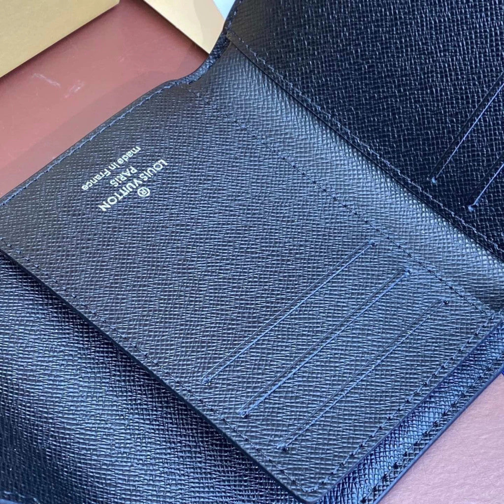 Louis Vuitton Close Assign Wallet 4.7" (12 cm)