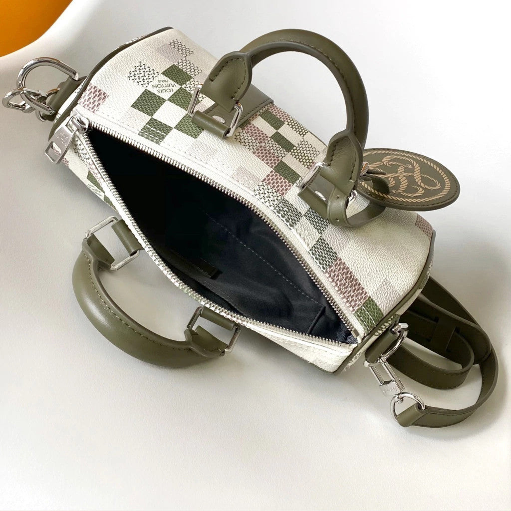 Louis Vuitton Keepall Bandoulière Mosaïque 9.8" (25 cm)