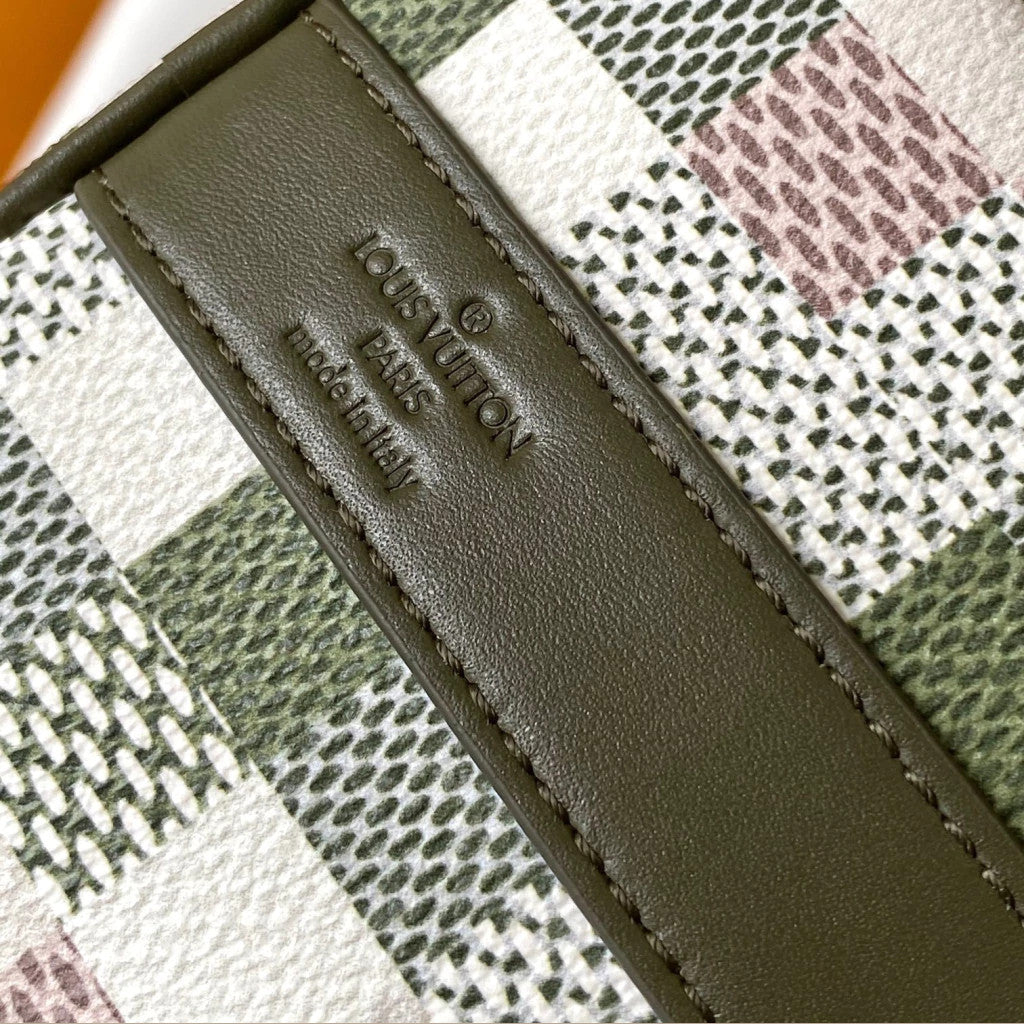 Louis Vuitton Keepall Bandoulière Mosaïque 9.8" (25 cm)