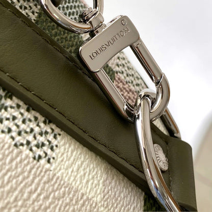 Louis Vuitton Keepall Bandoulière Mosaïque 9.8" (25 cm)