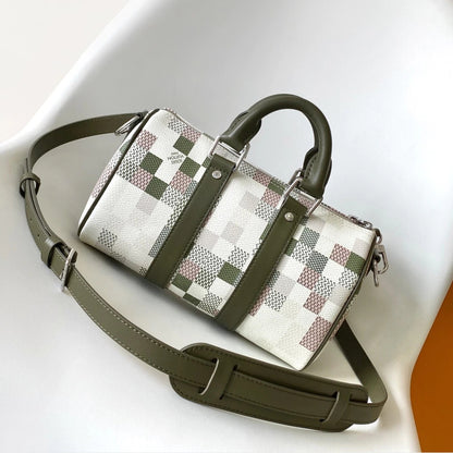 Louis Vuitton Keepall Bandoulière Mosaïque 9.8" (25 cm)