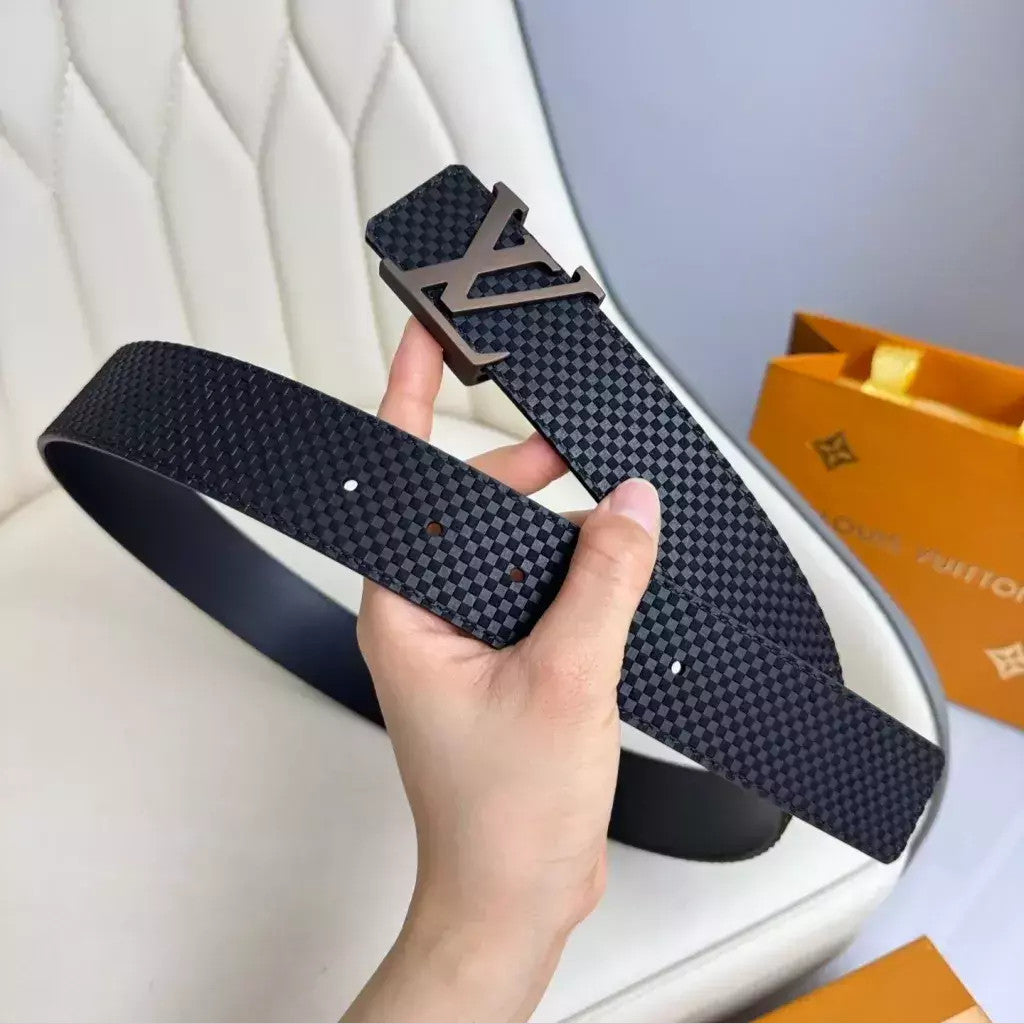 Louis Vuitton LV Initiales Belt 40 mm