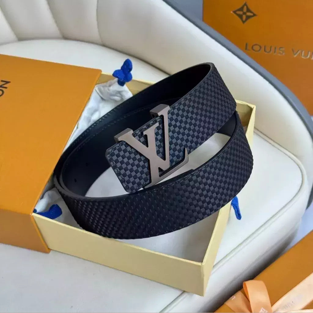 Louis Vuitton LV Initiales Belt 40 mm